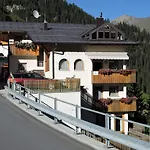 Apartment Haus Bergkristall