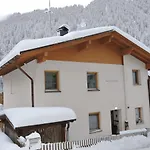 Haus Bergkristall Apartment